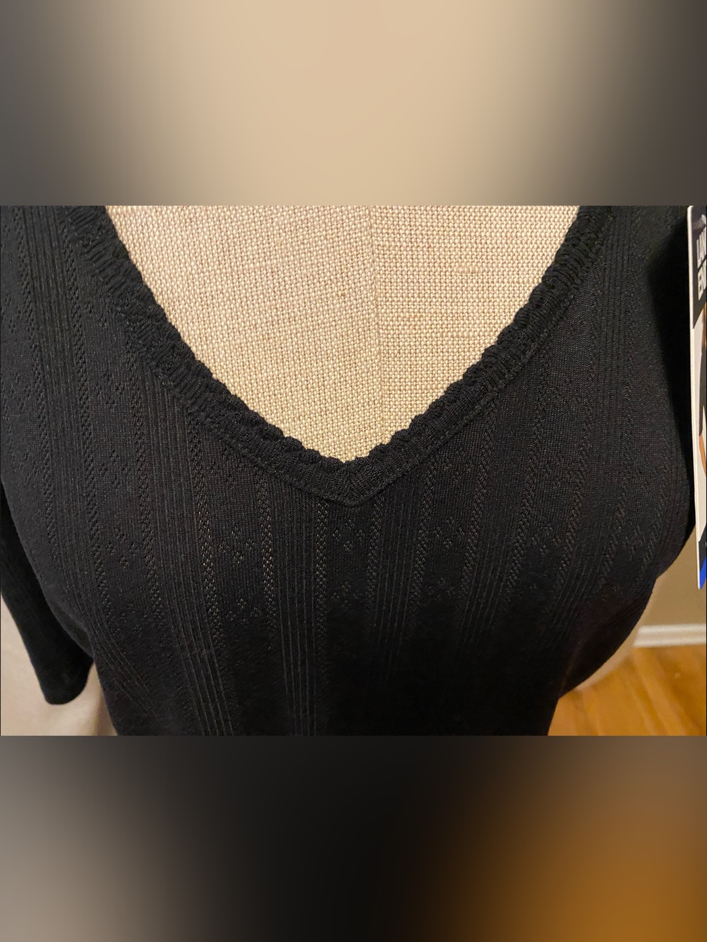 Lands' End Black V-Neck Short Sleeve Tee with Subtle Knit Texture, Size Large - Picture 6 of 6